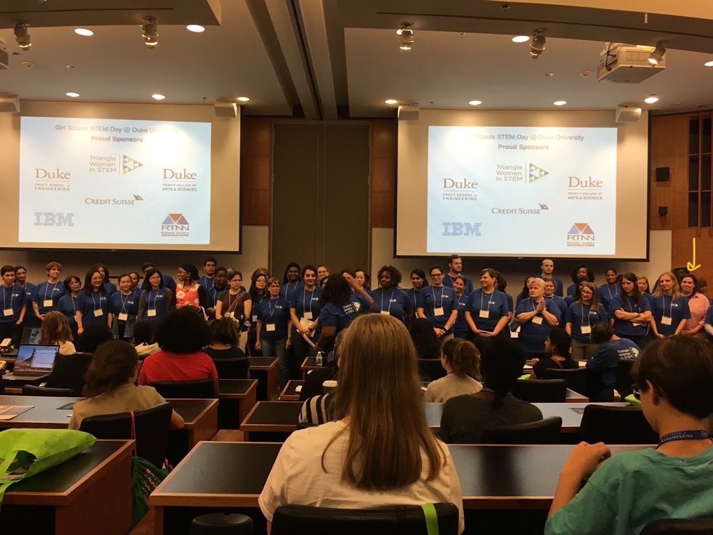 doublehelixTAT's tweet photo. Look at this amazing group of volunteers! (There’s me on the far right) All women in STEM (with a few guys helping out)
(📷: @knittingjuan) #GSStemDayDuke https://t.co/Ox1kQ1DMuG