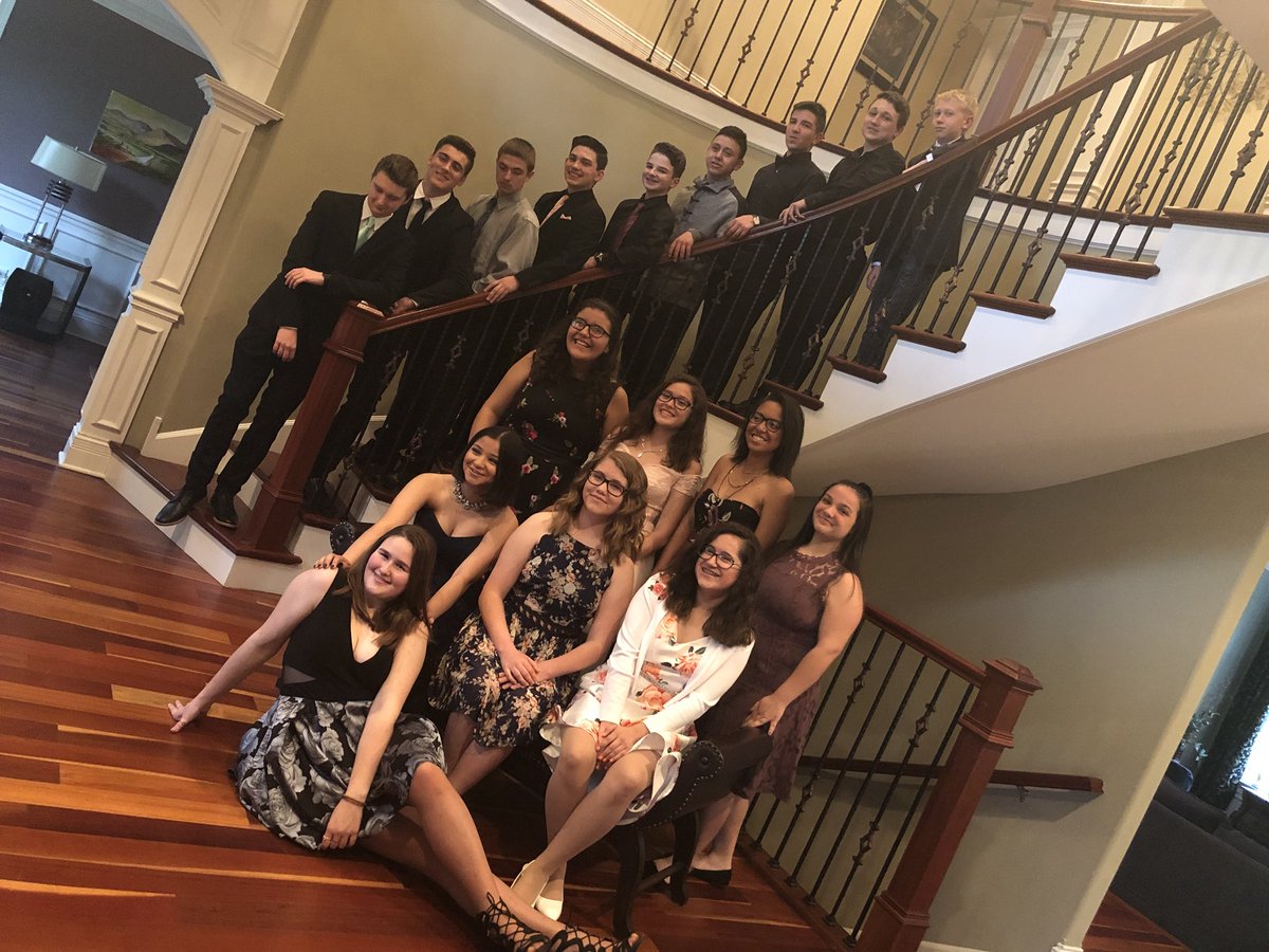 Gracebottalico's tweet photo. Thank you to Mrs. Widlo and Kasper for inviting Mr. Bruce’s advisory to their house before the eighth dance. https://t.co/eVbumhtbMA