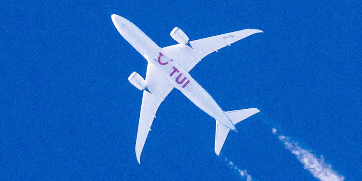 ✈️UK_Spotter ✈️ (@uk_spotter) on Twitter photo Boeing 787-8 PH-TFM of <a href="/TUIGroup/">TUI Group</a> cruising over Oxfordshire earlier today at FL410 operating TFL348 MBJ-AMS <a href="/TUINederland/">TUI</a> <a href="/Schiphol/">Schiphol</a> <a href="/MontegoBayAir/">Int Donald Sangster</a> <a href="/B787fans/">Boeing 787 Fans</a> #Avgeek #Aviation #aviationlovers #dreamliner #boeing #aircraft #Amsterdam #Schiphol #Jamaica Boeing 787-8 PH-TFM of <a href="/TUIGroup/">TUI Group</a> cruising over Oxfordshire earlier today at FL410 operating TFL348 MBJ-AMS <a href="/TUINederland/">TUI</a> <a href="/Schiphol/">Schiphol</a> <a href="/MontegoBayAir/">Int Donald Sangster</a> <a href="/B787fans/">Boeing 787 Fans</a> #Avgeek #Aviation #aviationlovers #dreamliner #boeing #aircraft #Amsterdam #Schiphol #Jamaica