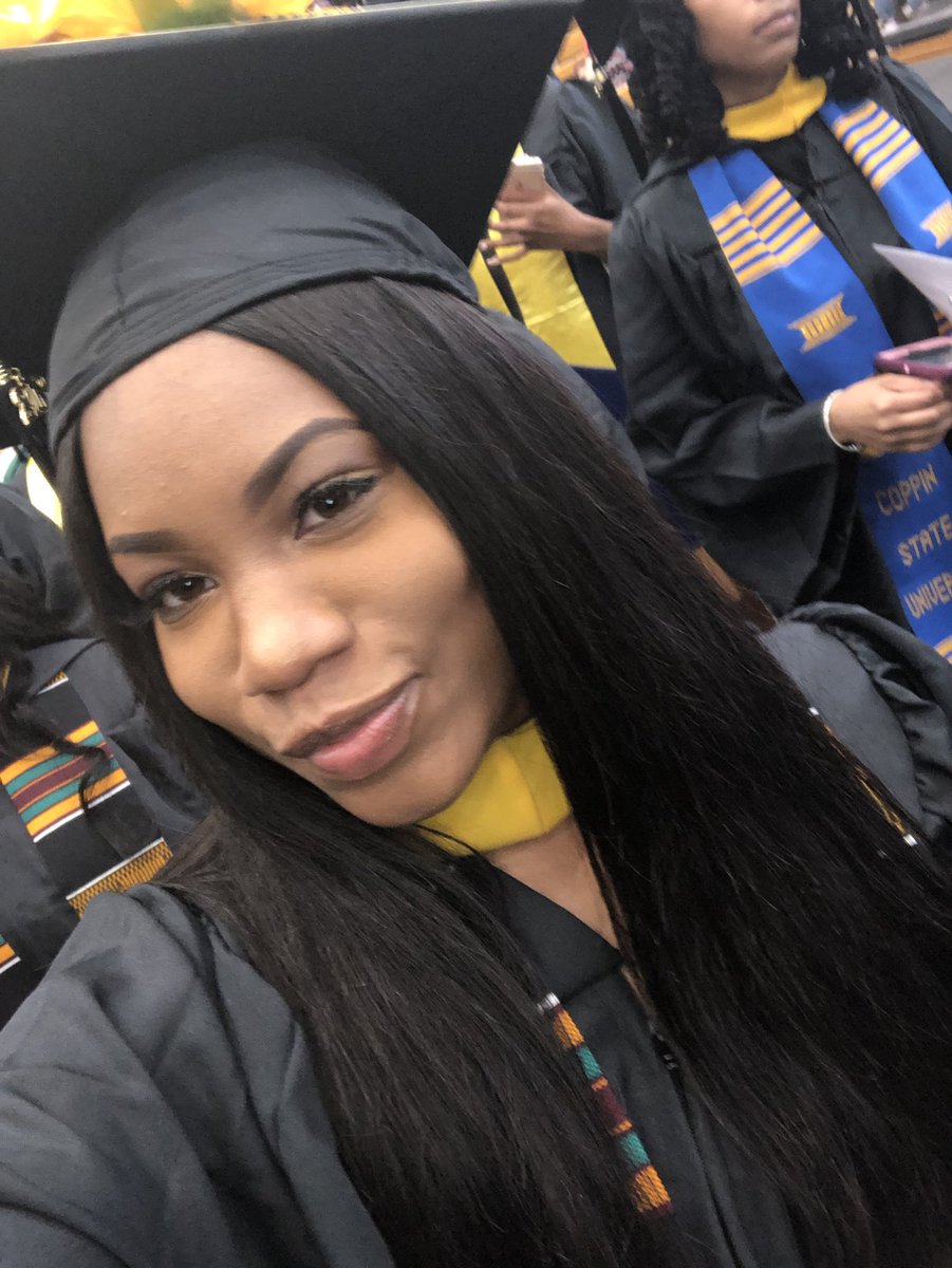 Mirandize_Me's tweet photo. Had to talk to God, dropped down, and prayed for this, To my surprise, He replied, said, "You made for this" 👩🏽‍🎓🙏🏽✨ #CSUAlumna #ClassOf2018🎓 https://t.co/HFcBaLvM8W