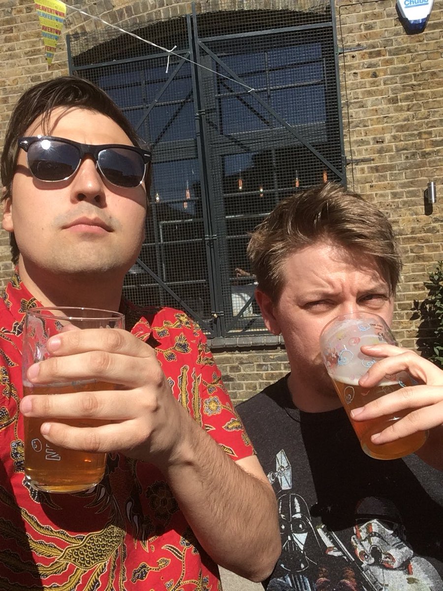 WindsorKnotPod's tweet photo. Cheers! https://t.co/UWGJ04ud74