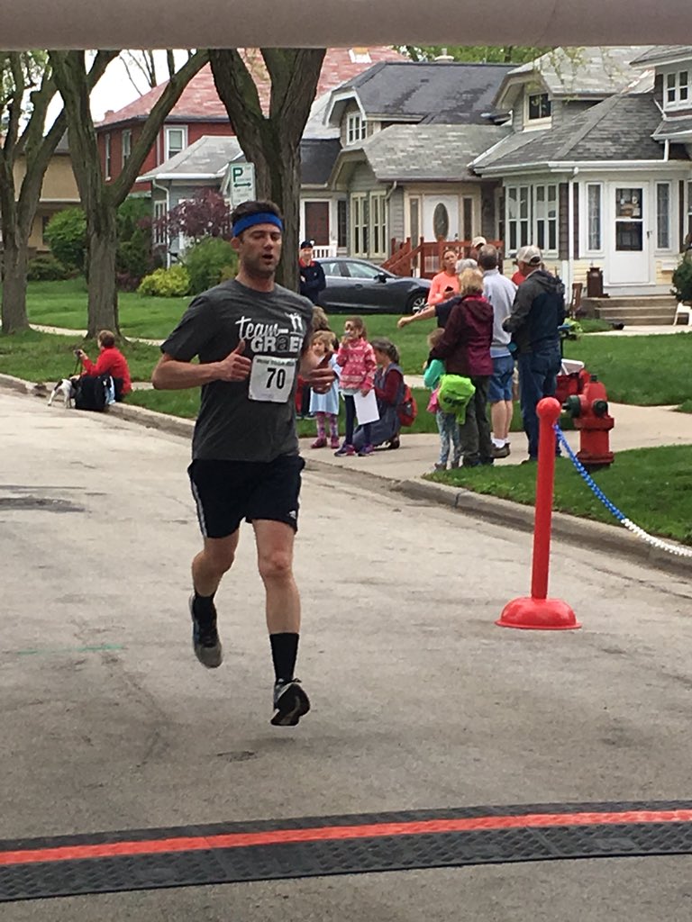 johnkissinger's tweet photo. Team @_GRAEF_ looks πͺπΌ at #RunTosaRun https://t.co/2VZ1W4xgJJ
