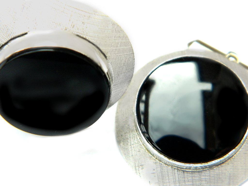JewelryQuest's tweet photo. NEW! Destino Black Onyx Sterling Silver Cufflinks https://t.co/kpEQeTqFTG via @Etsy @JewelryQuest  #vintagestyle #vintageshop #fordad #giftsforhim #giftshop #FathersDay #SterlingSilver #sterlingforhim #vintagejewelry https://t.co/baV7QAtioX