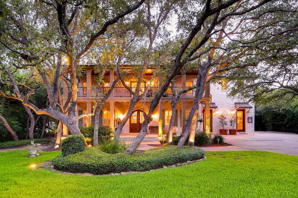 TRE_AustinTX's tweet photo. Travis Real Estate specializes in exceeding client expectations and negotiating the best deal possible. Call us today if looking to buy your dream home in the Austin area. https://t.co/Qx6fCjspfI