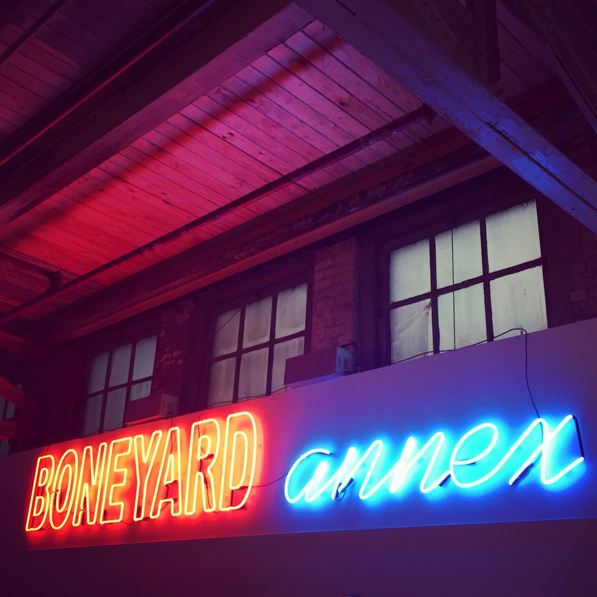 SignMuseum's tweet photo. ASM is celebrating INTERNATIONAL MUSEUM DAY 2018! FREE admission today only 10-4pm. Food, drinks, fun. Check out our recently opened BONEYARD ANNEX and live sign demonstrations. Check it out! #sings #IMD2018 #cincysigns #boneyard https://t.co/v4xPKiEqOO