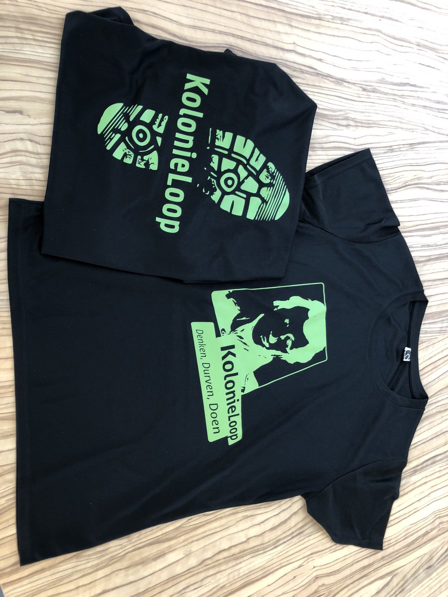 KolonieLoop's tweet photo. Wil jij nog wel zo’n extra hardloopshirt om in te trainen het komende jaar? Of wil jij aan de start van de vijfde editie shinen in een nieuw shirt? Dat kan! Voor 2 euro scoor je een shirt! 
Let op: er is een beperkt aantal maten beschikbaar. Afhalen kan maandag vanaf 11.00 uur! https://t.co/HtRx5X5Q24