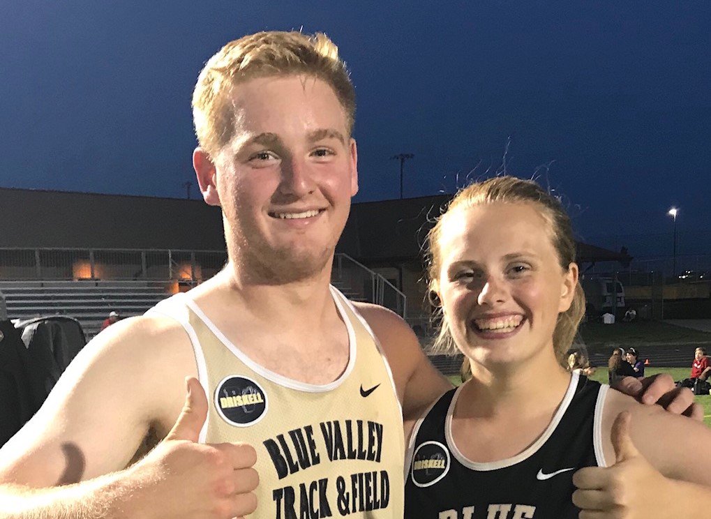 BvMedal's tweet image. Great pic of our shot put athletes heading to state: Ryan Peterson and Morgan Skinner! Thanks for being a great coach, @coachrowe77 #GoingToState #shotput