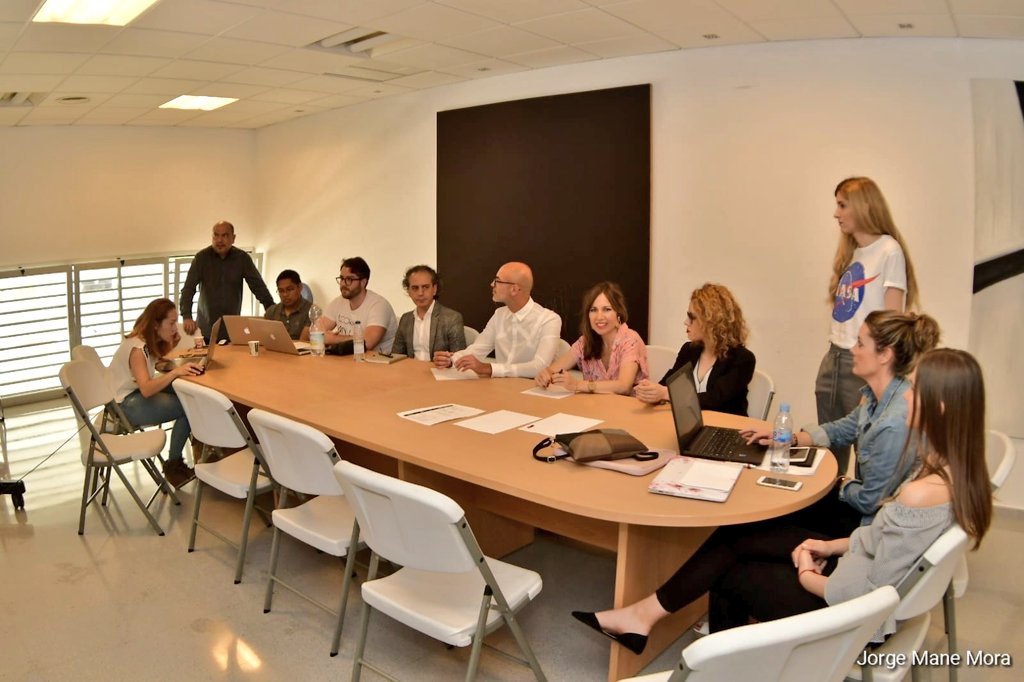 FashionRooms29's tweet photo. Queremos dar la enhorabuena a todos los proyectos presentados en #FR29LAB por su interés en aprender y mejorar sus ideas de negocio.
Finalmente el comité ha estimado hacer ganador del asesoramiento empresarial de 3 meses al diseñador Miguel Cobos 😊
#emprendermoda #modamalaga https://t.co/E9OyQ06csr
