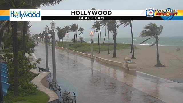 Heavy downpours & gusty winds in Hollywood as rain spreads across all of South Florida.  #Broward #FLL #flwx https://t.co/73rxdzBNL2