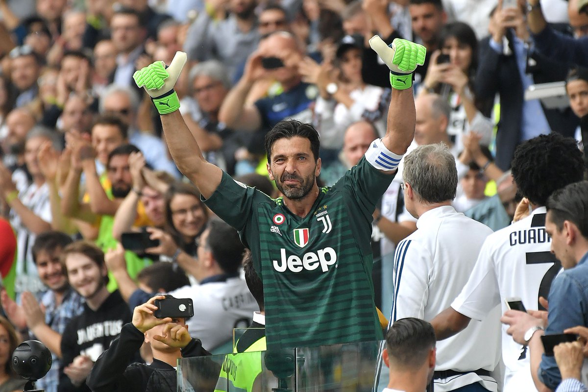 FOXSoccer's tweet photo. Gianluigi Buffon says goodbye to Juventus. #GrazieGigi https://t.co/JRRpmkBfMW