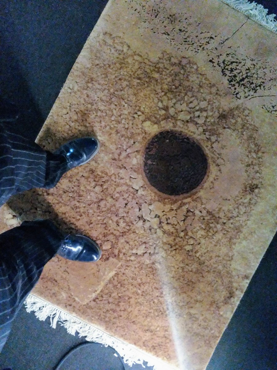 Dopo aver incontrato Leonardo Petrucci per #FisicaMente, trovo casualmente una sua opera al <a href="/RomaMAF18/">Media Art Festival</a> diretto da @ValentinoCatric, e calpesto il suolo di Marte! #eurekaroma18