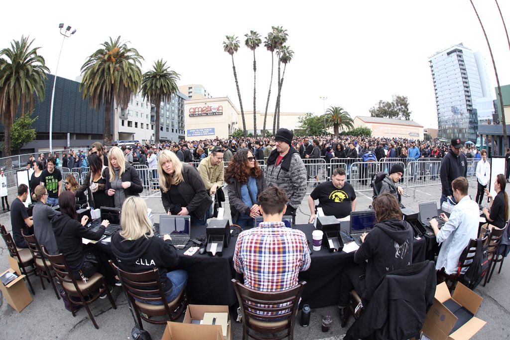 thepalladium's tweet image. COLD &amp;amp; BLACK &amp;amp; INFINITE &amp;amp; PURCHASED 🎫🎫🎫🎫 Who’s here with us today? 🖤 #NINONTOUR