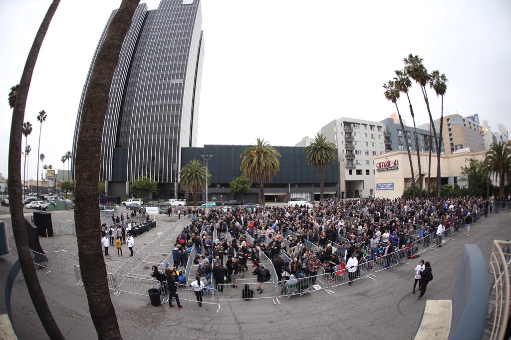 thepalladium's tweet image. COLD &amp;amp; BLACK &amp;amp; INFINITE &amp;amp; PURCHASED 🎫🎫🎫🎫 Who’s here with us today? 🖤 #NINONTOUR