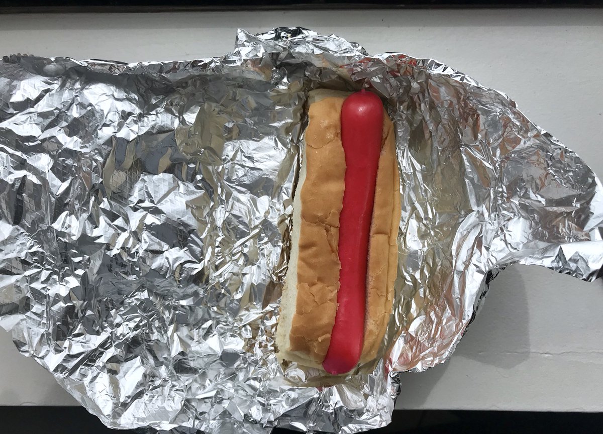 BenMcCanna's tweet image. Can someone please adjust the tint on my hotdog? #MEproblems