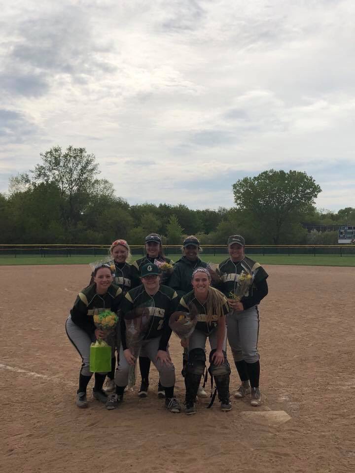 GFieldSoftball's tweet photo. Thank you again to our parents &amp; seniors! We love you!!! https://t.co/V1IrtQpAmX