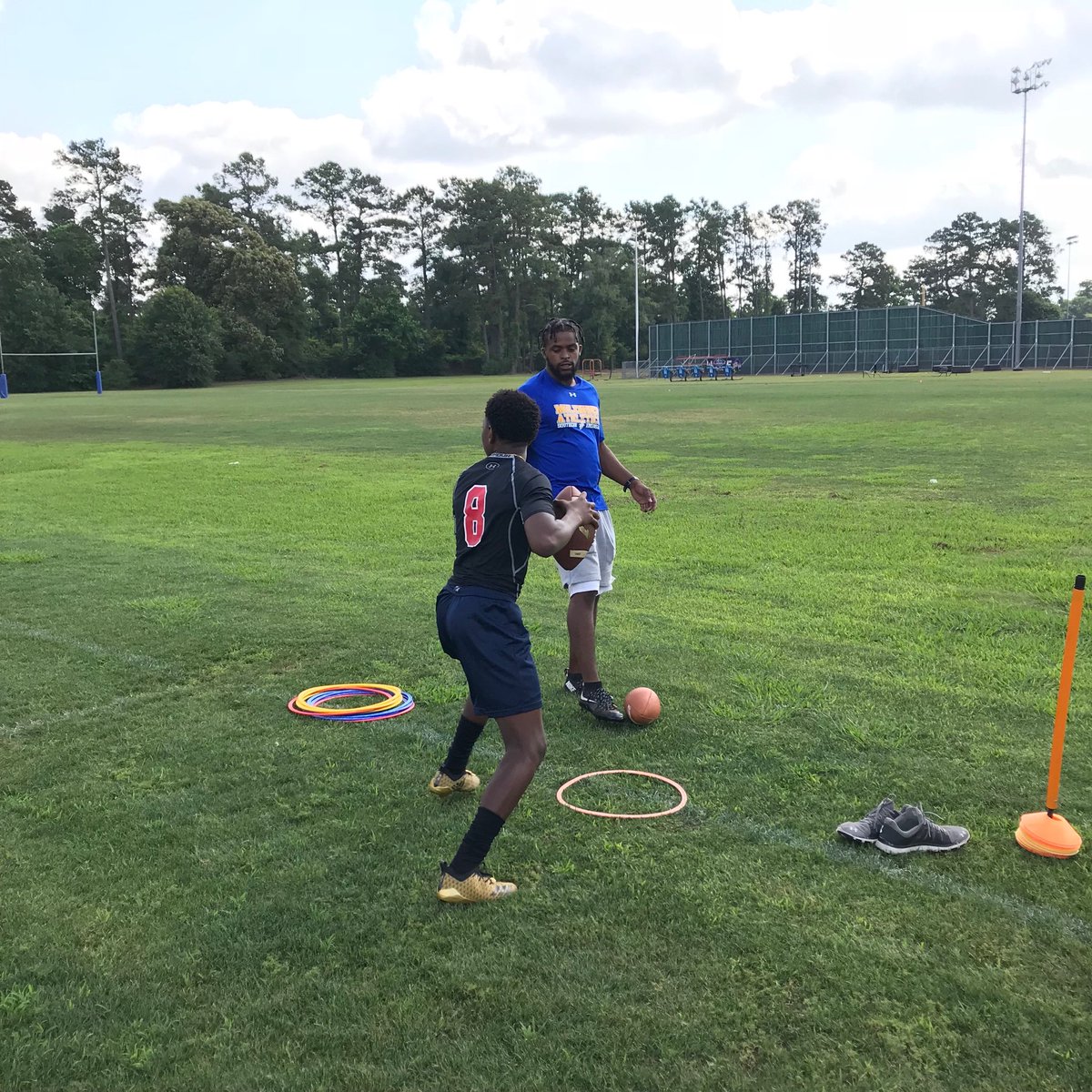 manandplate's tweet image. Nothing comes easy! Do the work! @AAidenSmith4 #saturdaymorninghustle #qbfootwork #dancingwiththestars
