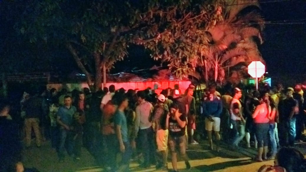 180GradosPrensa's tweet photo. #LoÚltimo en #DesdeOtroÁngulo | Lanzan explosivo a la casa de excombatiente de @FARC_EPueblo en #Algeciras #Huila. El hecho ocurrió contra Carlos Andrés Bustos Cortez, conocido como ‘Richard’, en el barrio La Floresta de esa municipalidad. https://t.co/ck9VTb4P65 https://t.co/6f6ZSw3ZZ9