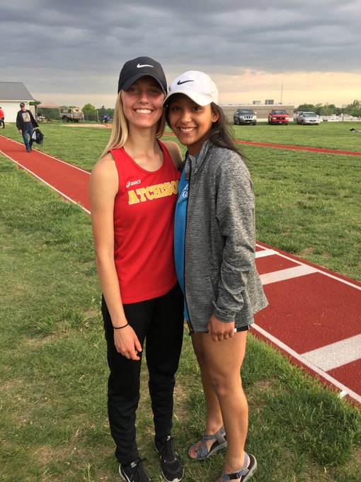 she&rsquo;s 16 &amp; i am 17... iss coo ig. anyways another proud sister moment 💗 chica made state #twoseasonsinarow<a href="/tag/twoseasonsinarow"class="tags"><span>#twoseasonsinarow</span></a>