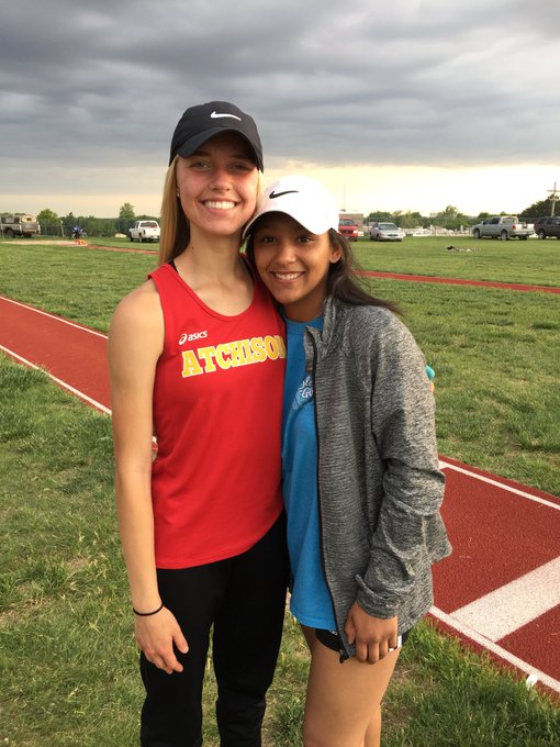 she&rsquo;s 16 &amp; i am 17... iss coo ig. anyways another proud sister moment 💗 chica made state #twoseasonsinarow<a href="/tag/twoseasonsinarow"class="tags"><span>#twoseasonsinarow</span></a>