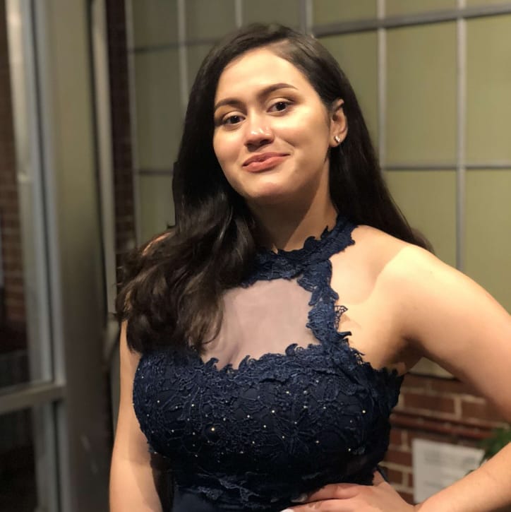 gizzela6's tweet photo. #Prom2k18 https://t.co/8Jrkb4JzOI