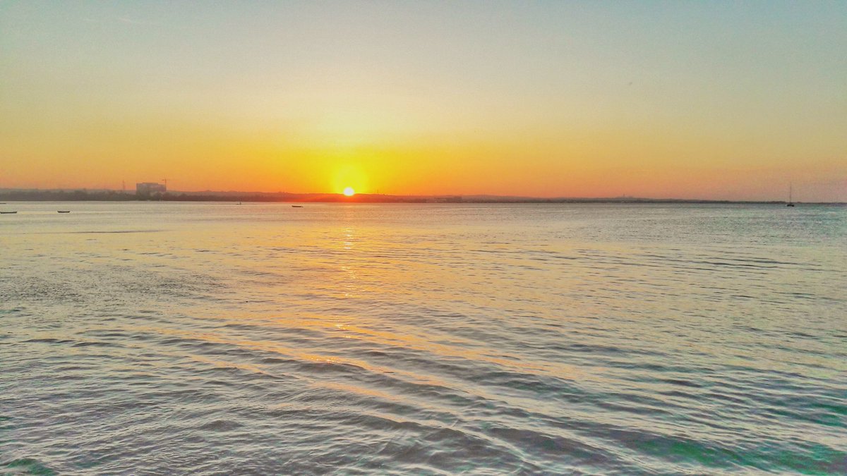 ChibayaAmos's tweet photo. Moment of my day.
#Tanzania
#ctfmtz
#Pichazasimu
#pichapopote
#sunset https://t.co/WDToIC1gvr