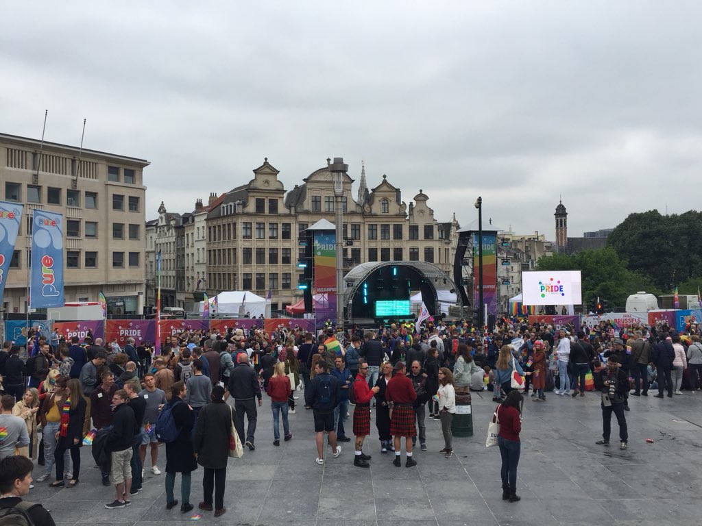 GeoffroyCoomans's tweet photo. Ce midi, cβΓ©tait la rΓ©ception dβouverture de @TheBelgianPride, en prΓ©sence des reprΓ©sentants politiques #BelgianPride #Pride2018 #yourlocalpower π https://t.co/7iVGkAwGwi