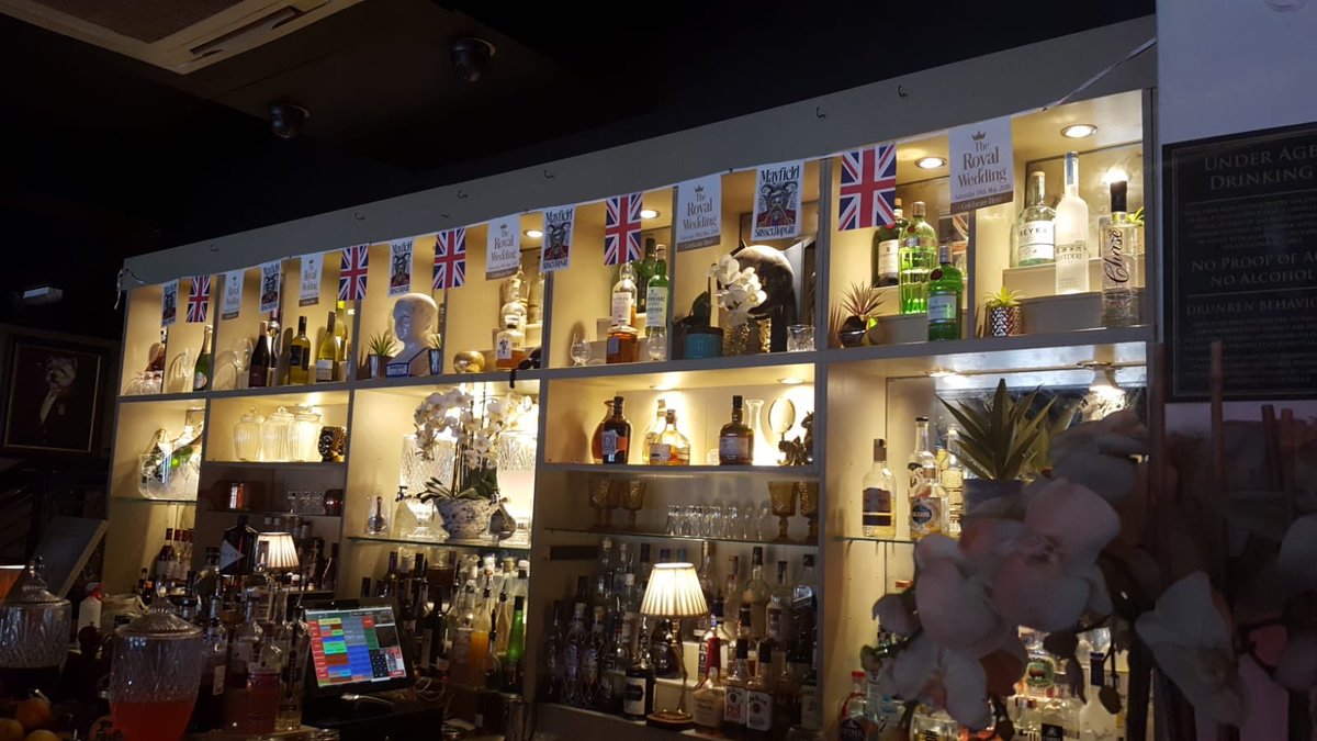 Newcastle EMBRACING MAYFIELD for the #RoyalWedding at <a href="/TigerHornsby/">Tiger Hornsby</a> 

#Newcastle #Mayfield #Gin