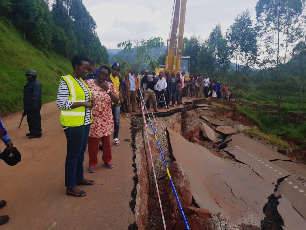newvisionwire's tweet photo. UPDATE on the Kabale Katuna road

@UNRA_ED and team are at the section damaged by landslides last night along Kabale Katuna road.

The ED has revealed that there's going to be immediate response to ensure restoration of damaged section. #VisionUpdates #UNRAworks

Cc: @UNRA_UG https://t.co/dvGo1CqOoh