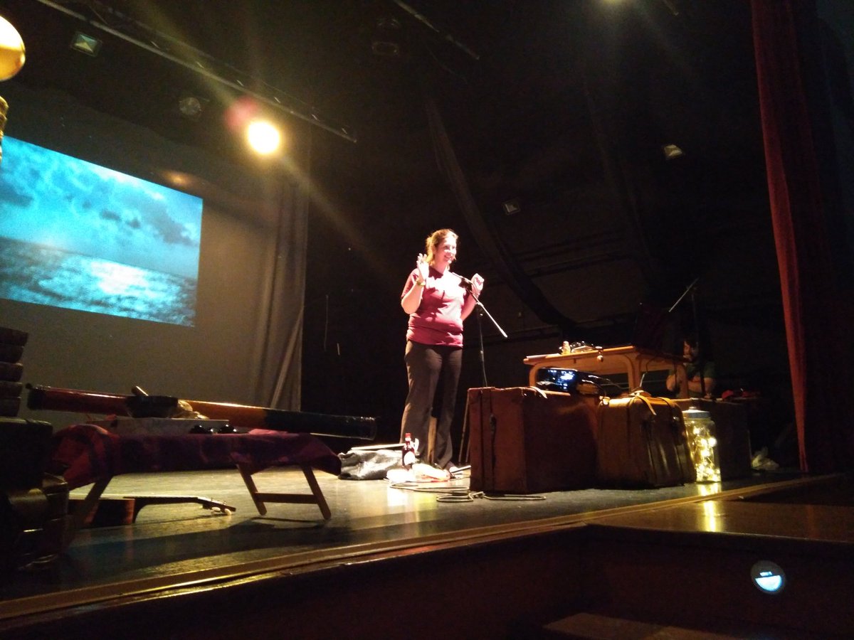 #Nómadas2018 Rebeca de Soignie nos muestra su maleta, todo lo que se llevó de su viaje en el Barco de la Juventud del gobierno japonés, y nos relata su experiencia como líder de grupo del equipo español