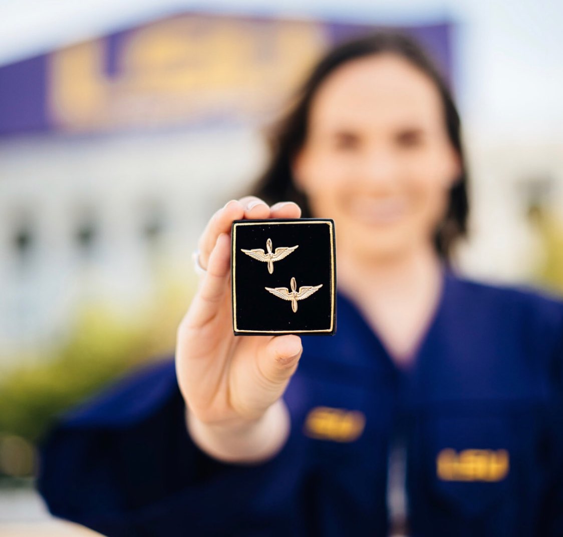 Today is #ArmedForcesDay. Thank you to all who serve, especially our brave Pi Phi sisters. 📷: <a href="/PiBetaPhi_LSU/">LSU Pi Beta Phi</a> Kate Winski was just commissioned as a 2nd Lieutenant in the U.S. Army.