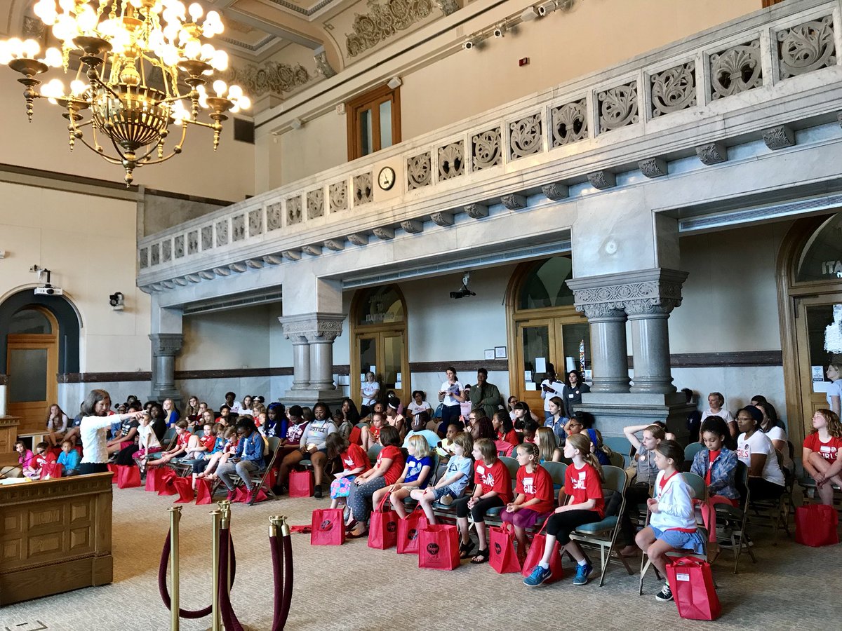 umeirra's tweet photo. So many strong &amp; passionate women speaking on their experiences at #GirlsinGov2018 💕 A big thank you to @TDennard for bringing all these amazing girls together to learn about being a public servant ⚖️ https://t.co/veY7EiyxDE