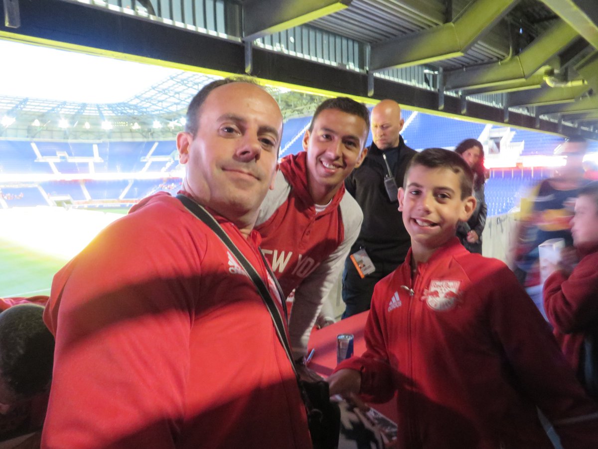redbullsfan75's tweet photo. Matthew and us with Kaku #RBNYAutographSession #RBNY https://t.co/viuks8aulb