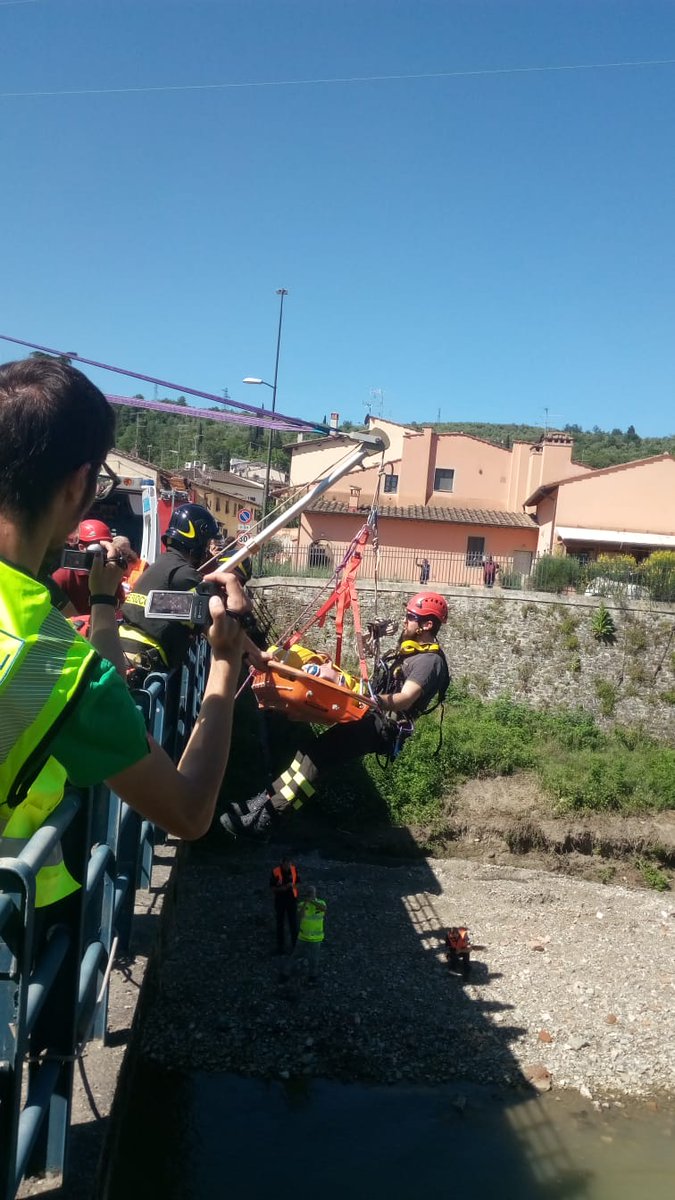 NucleoOperativo's tweet photo. momenti si #ema2018 #firenze @Alessia_Bettini @toscanamedianew @Cesvot @firenze_wow @ProtCivComuneFi @Emergenza24 @emergenzavvf @DarioNardella https://t.co/umczpIYTDx