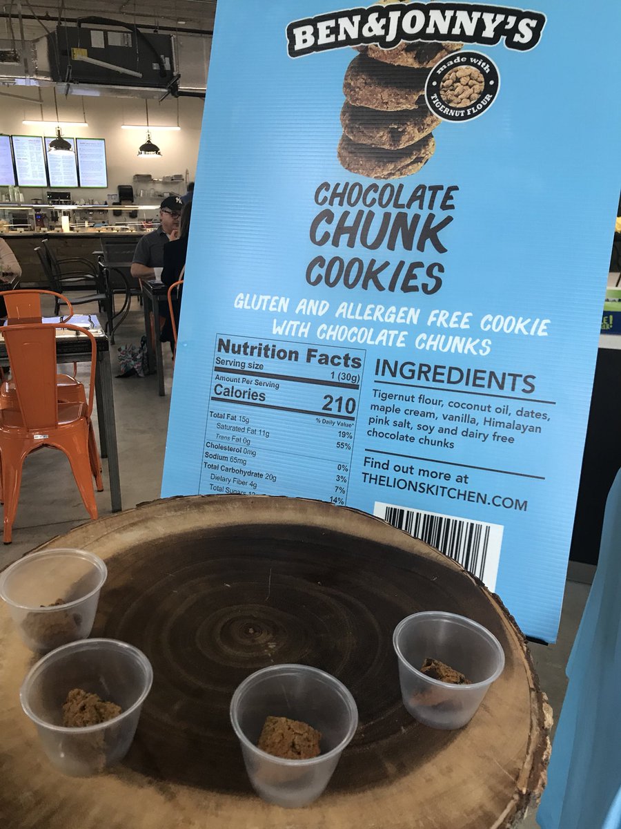 lionskitchen_'s tweet photo. Sampling our #vegan chocolate chunk cookies today at @VeganFineFoods https://t.co/5GAWOgM2Hr