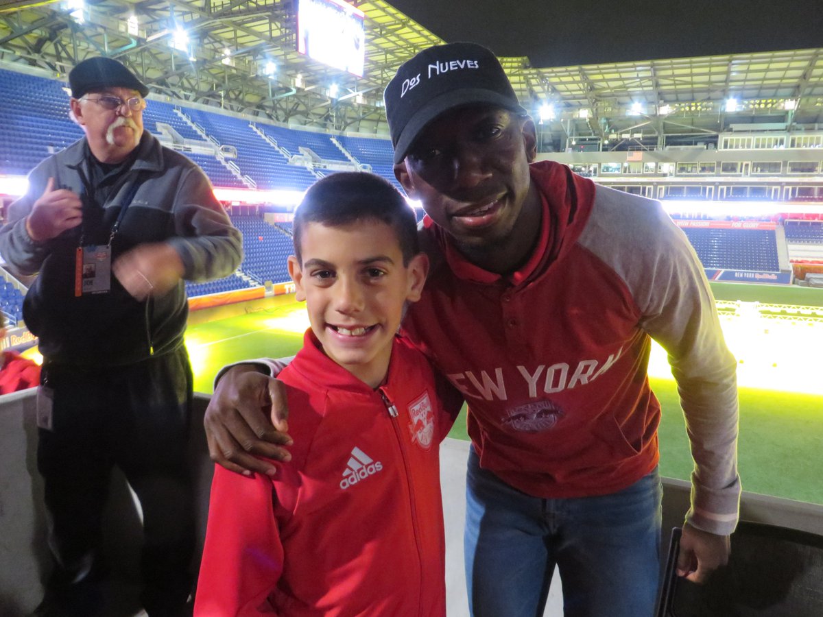 redbullsfan75's tweet photo. Matthew with BWP! #RBNYAutographSession #RBNY https://t.co/JQR0O5gLMJ