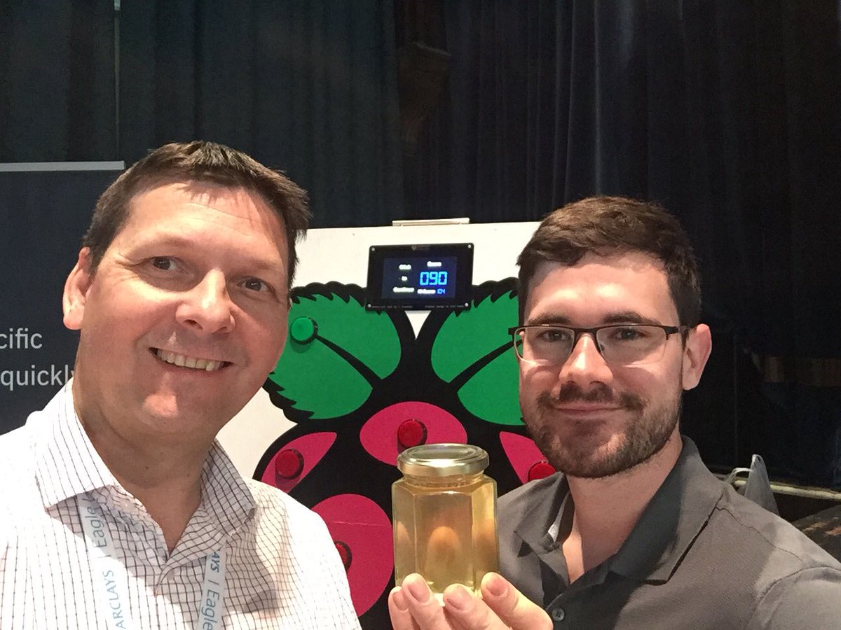 PFreakers's tweet image. Honey made by local bees 🐝 collected and supplied by @ThePiHut #BeeKeeper on toasted homemade bread #PerfectBreakfast #Yum #Nom #Honey #NaturalFood