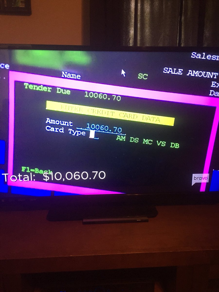 bandito0222's tweet photo. U can sell 3 looks for $10,000 but u can’t update ur computer system?!?! #southerncharm #updateyourshit https://t.co/KwrQZmnpFi