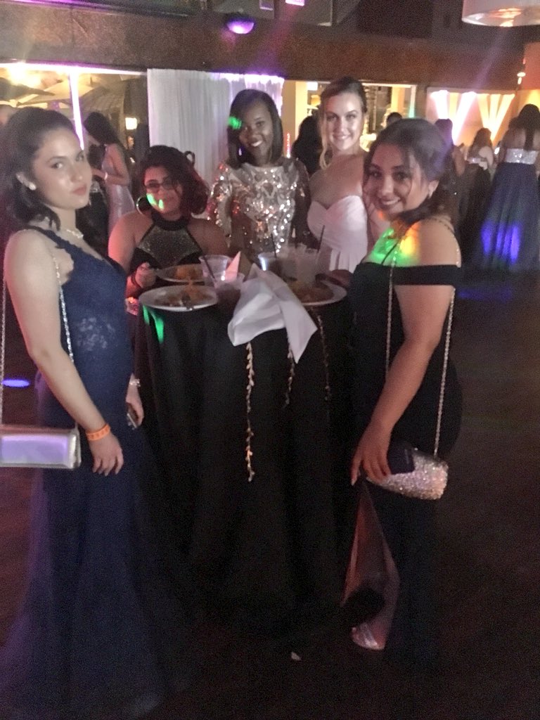piperprincipal's tweet photo. Congratulations to Ms. Chin and The @Bengal2018 Senior Class for Putting Together such a Fun Prom Dance !!! The Night Was Perfect !!! #PiperFun #MissionIMpossible https://t.co/lhWRRwnEMd