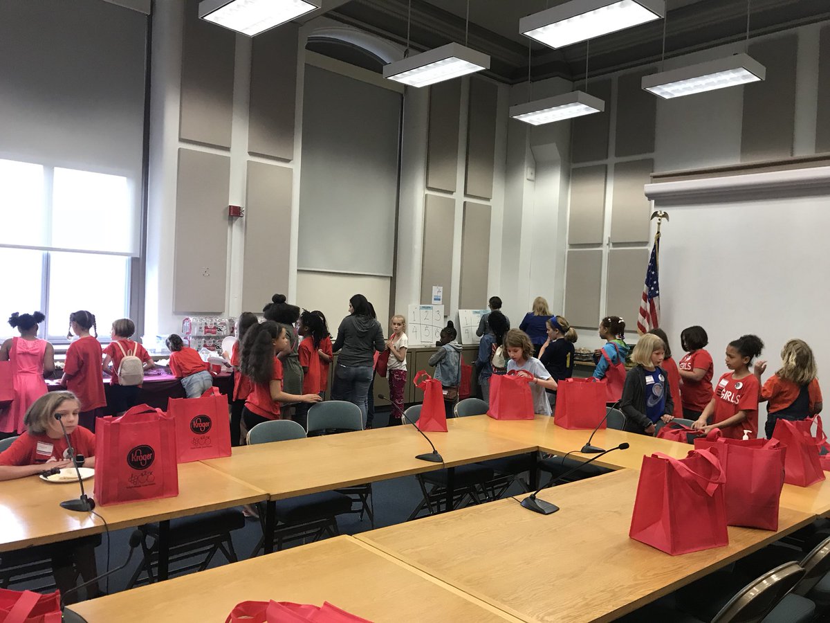 AliTrianfo's tweet photo. S/O to @kroger for supporting #GirlsInGov2018 today! https://t.co/adk0jFaMUr