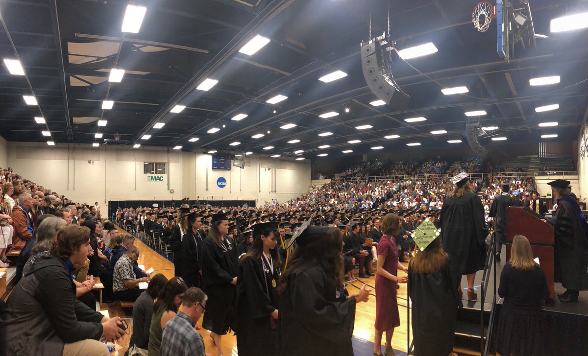 messiah_univ's tweet photo. #MessiahGrad18 https://t.co/adEPHwB5HK