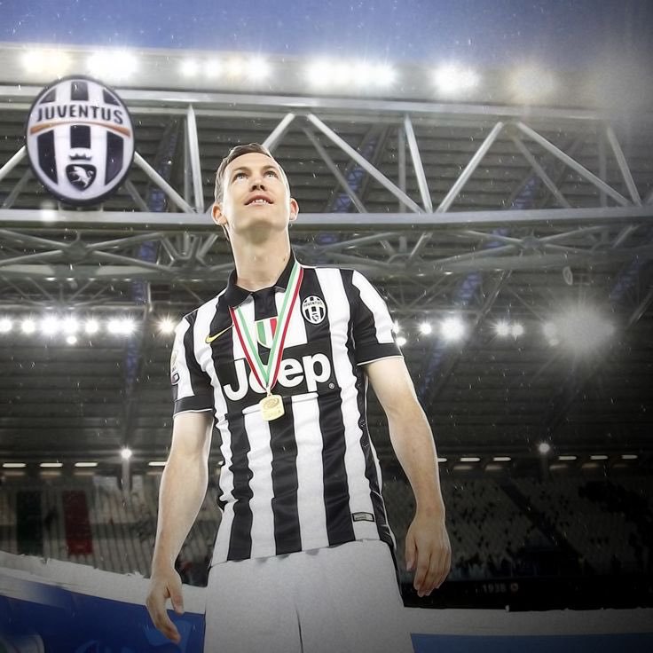 jup1897's tweet photo. Grazie Gigi
Grazie Asa
Grazie Licht 

"...Per la Juventus che rimarrà oltre qualunque calciatore, sempre! 
E che continuerà a scrivere altre pagine importanti del suo libro che io penso e immagini infinito. Perché il suo DNA è unico e ineguagliabile. Irripetibile e magnifico" https://t.co/qhasqhM3W2