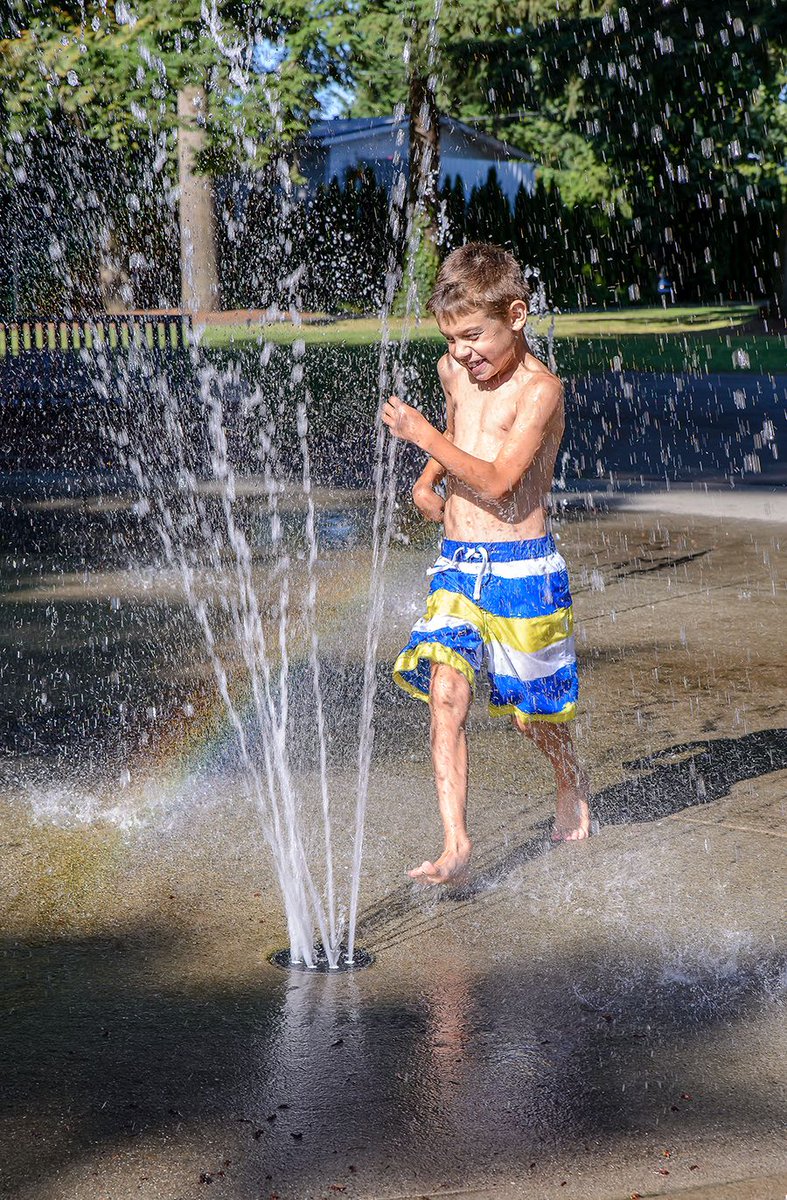 It's that time of year again - Spray Parks & Splash Pads are officially open! https://t.co/x9jBIjRq4f