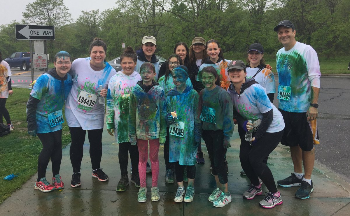 RJOPride's tweet photo. RJO at the KP National Foreign Language Honor Society Color Run #RJOpride @KPSchools https://t.co/ijJl67oJQc