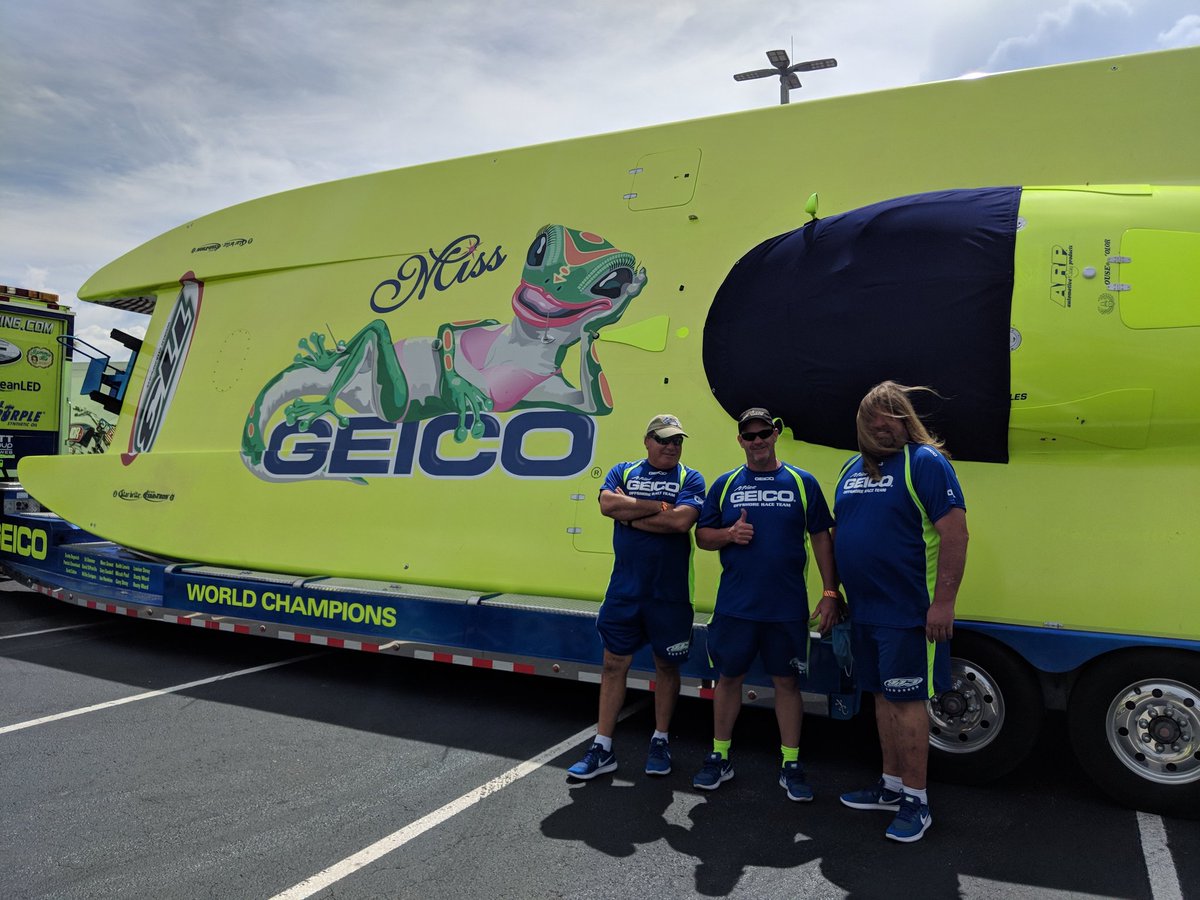 We are so excited! It's almost race day! This year, our live stream will be complimentary so make sure you tune in at superboat.com! Thanks to all the great race teams joing us!