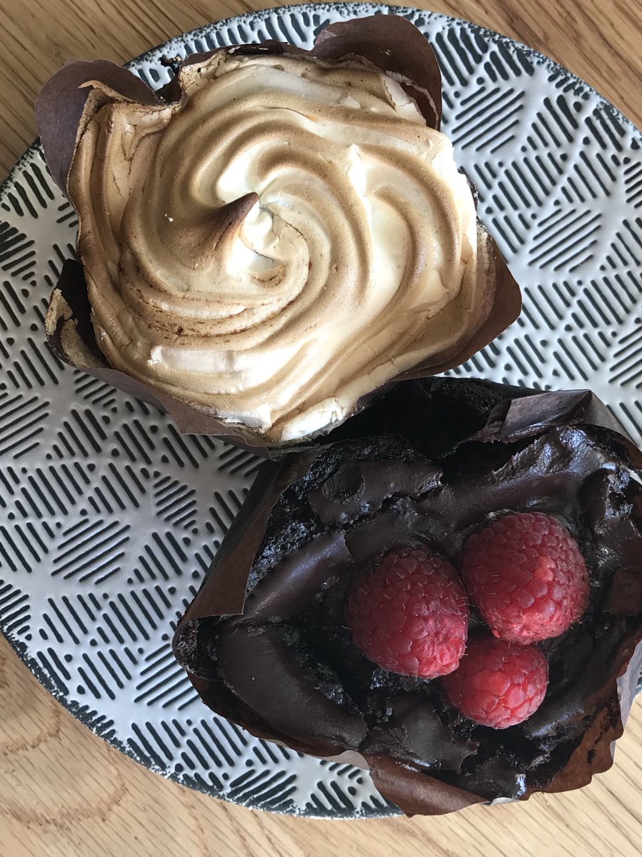 WhereTheresCake's tweet photo. @SouthGlosShow @crumpetcakes these were delicious, thank you for your recommendations! https://t.co/R3ivlLlT4R