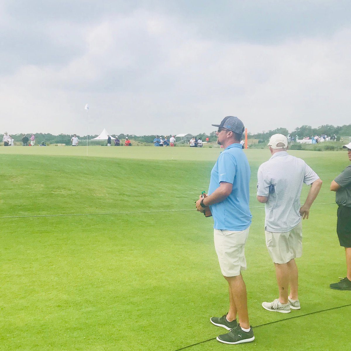CoreyErin05's tweet photo. Bless you wind. Bless you. It’s a beautiful day at the Byron with @Golfanatic1 #ATTByronNelson #Contest #spfonpoint #whatwedding #byronday3 #dufanatics https://t.co/Z8VWWbrfCp