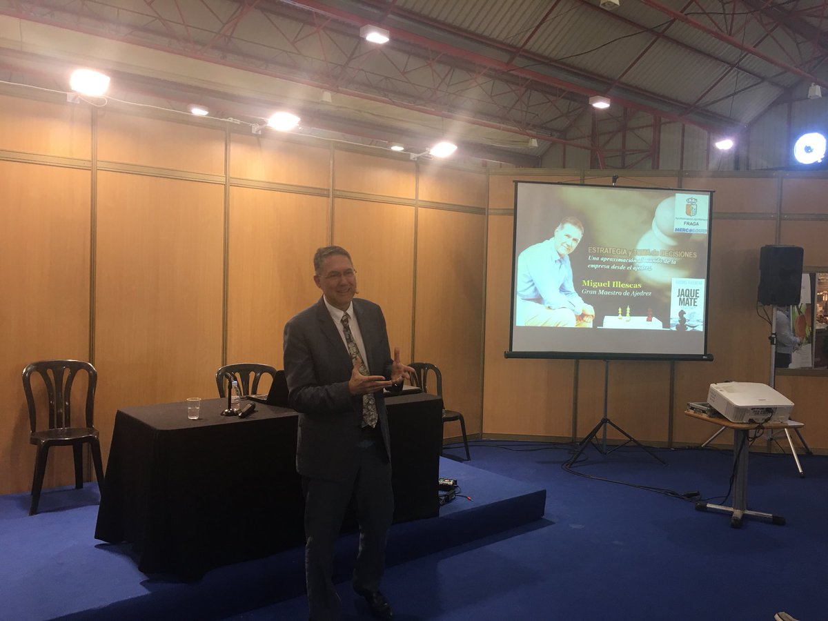 miguelluis_2015's tweet photo. Inicia la conferencia de @illescasmiguel Estratégica y Toma de Decisiones en el ámbito empresarial. #Mercoequip #Fraga https://t.co/U29K2lgELi