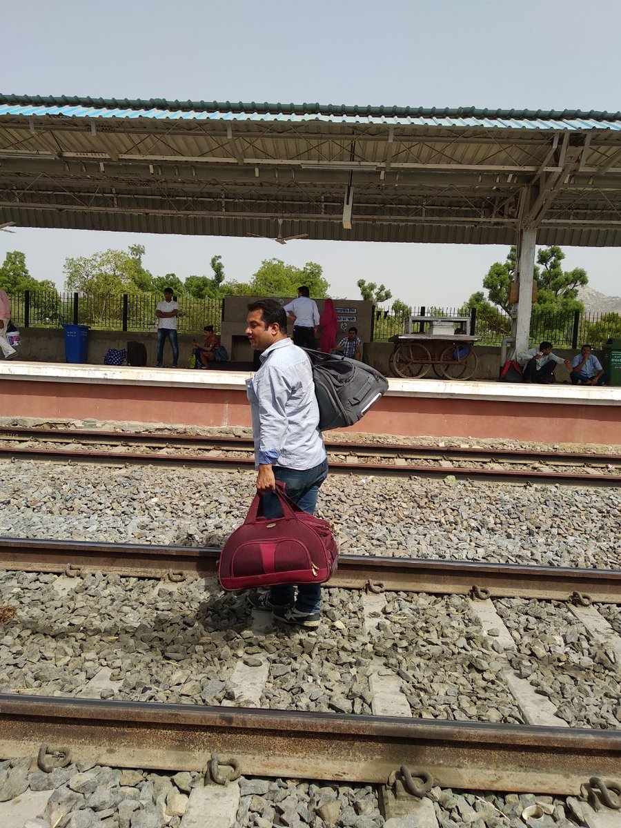 abhishekaadha's tweet photo. Hundreds of passengers daily put their life in #danger by crossing #railway_line at #Jawai_bandh_station in constituency of @ppchaudharyMoS as no #foot_over_bridge here i did same today. Very disappointing @PiyushGoyal who'll be responsible for casualty @GMNWRailway https://t.co/BJBjRrWphm