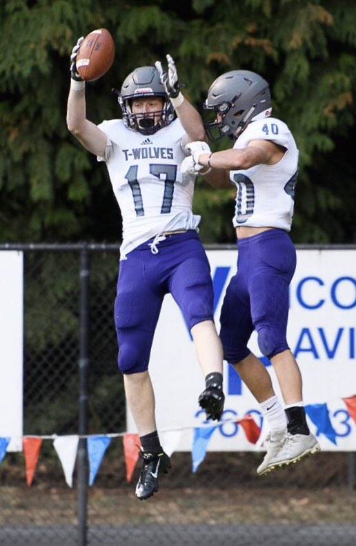 ammongarrison40's tweet photo. Happy late Birthday to the homie @Meadors_47 Couldnt find the pics earlier but we been brothers for a while and we got a lifetime to go ❤️ Can’t wait to hear about yuh up north 🇨🇦🏈 https://t.co/voLc82GCob