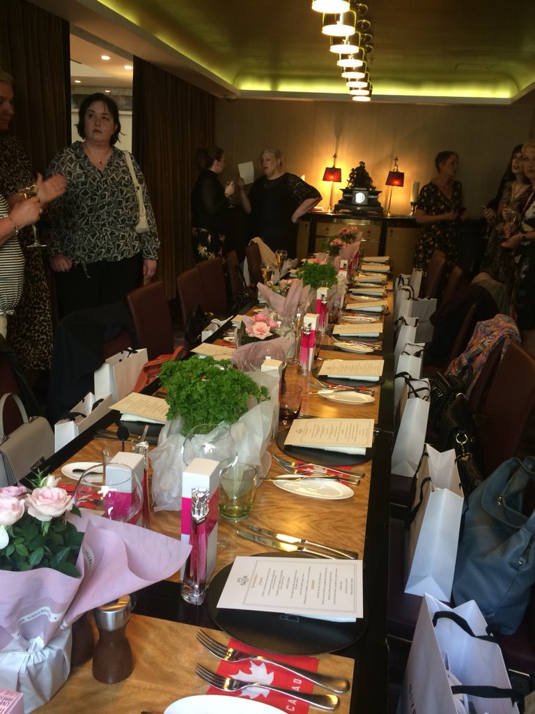 MarysiaT's tweet photo. Awesome night at #DaveLovesLondon yesterday - .@davelackie Tx! Lovely to meet all the fabulous ladies, Nina & Jeff! Fabulous Food, people, goody bag, #theBalcon & conversation https://t.co/CzlhJmT2hb